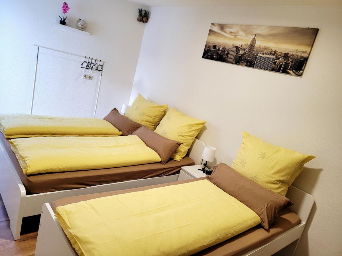 1 In Apartment
